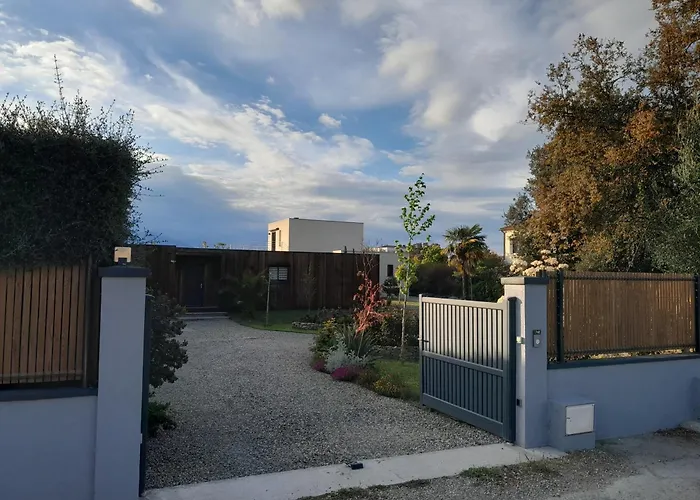 펜션 Maison De Avec Piscine Proche Et Montagne *