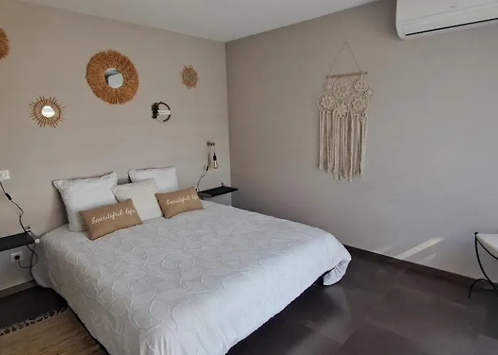 Maison De Avec Piscine Proche Et Montagne 펜션
