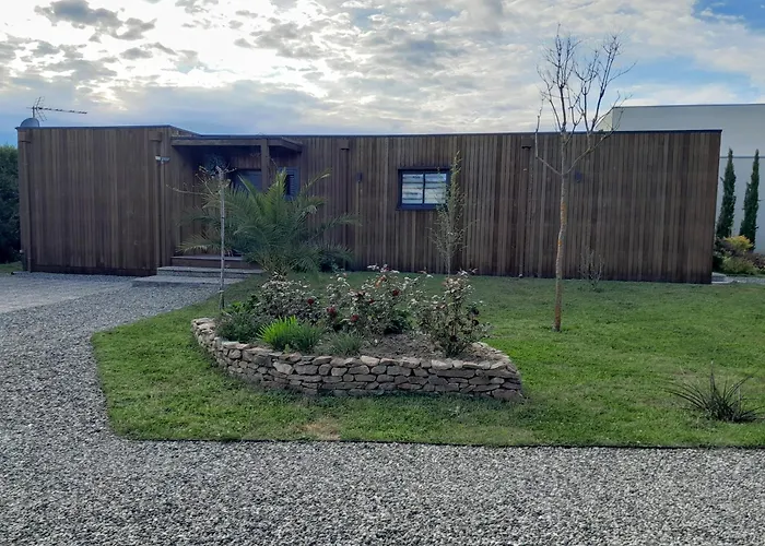 펜션 Maison De Avec Piscine Proche Et Montagne *