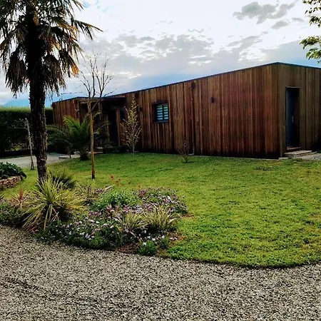 Holiday home Maison De Avec Piscine Proche Et Montagne