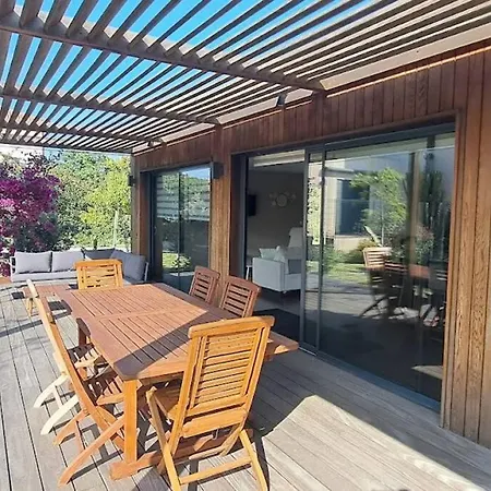 Holiday home Maison De Avec Piscine Proche Et Montagne *