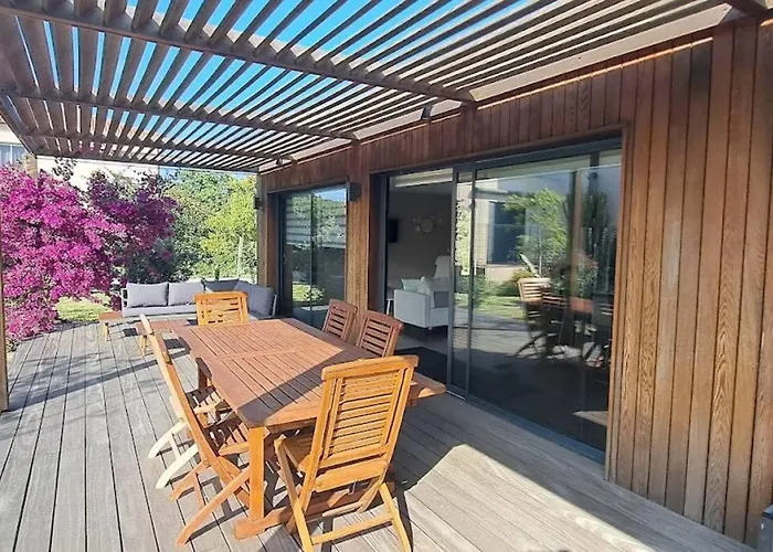 Prázdninový dům Maison De Avec Piscine Proche Et Montagne *