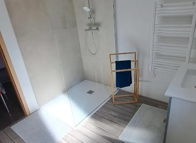 Prázdninový dům Maison De Avec Piscine Proche Et Montagne *